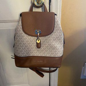 Michael Kors Signature Raven Medium Backpack